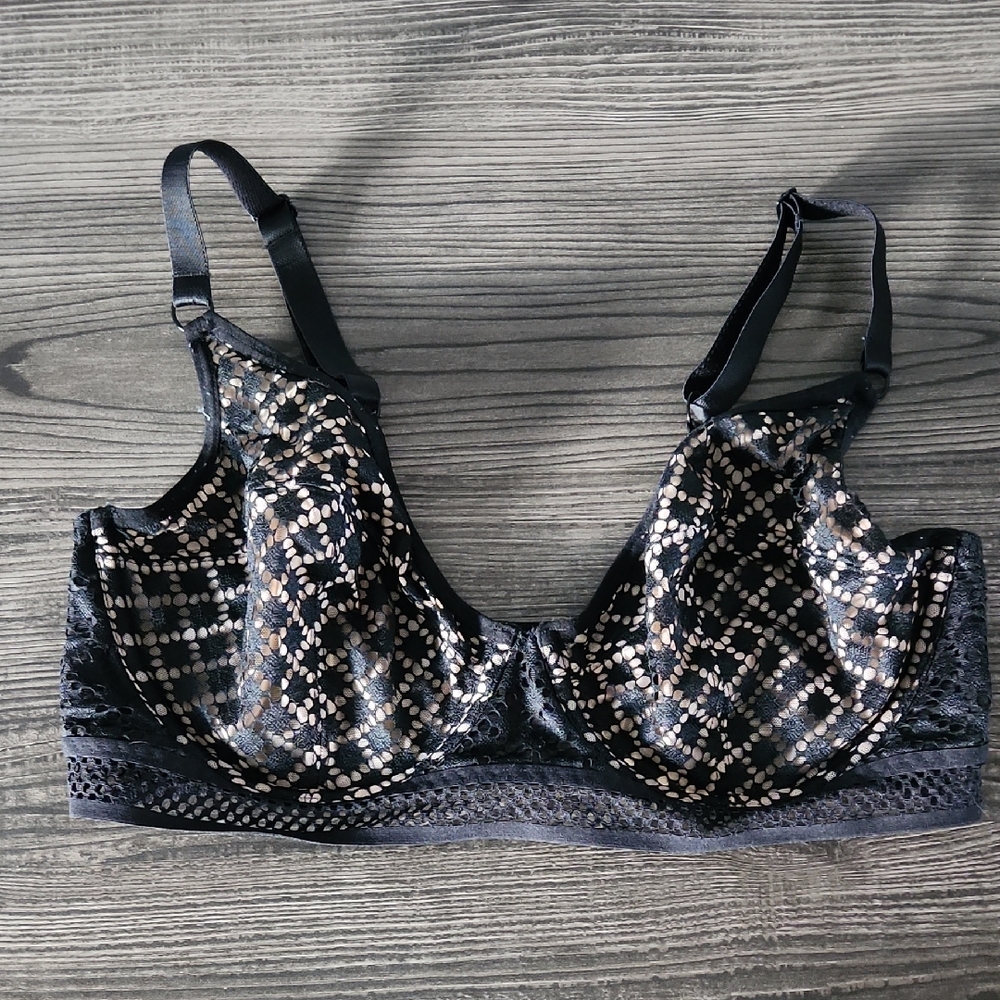 Adore Me Tatum Black and Cream Patterned Unlined Bra